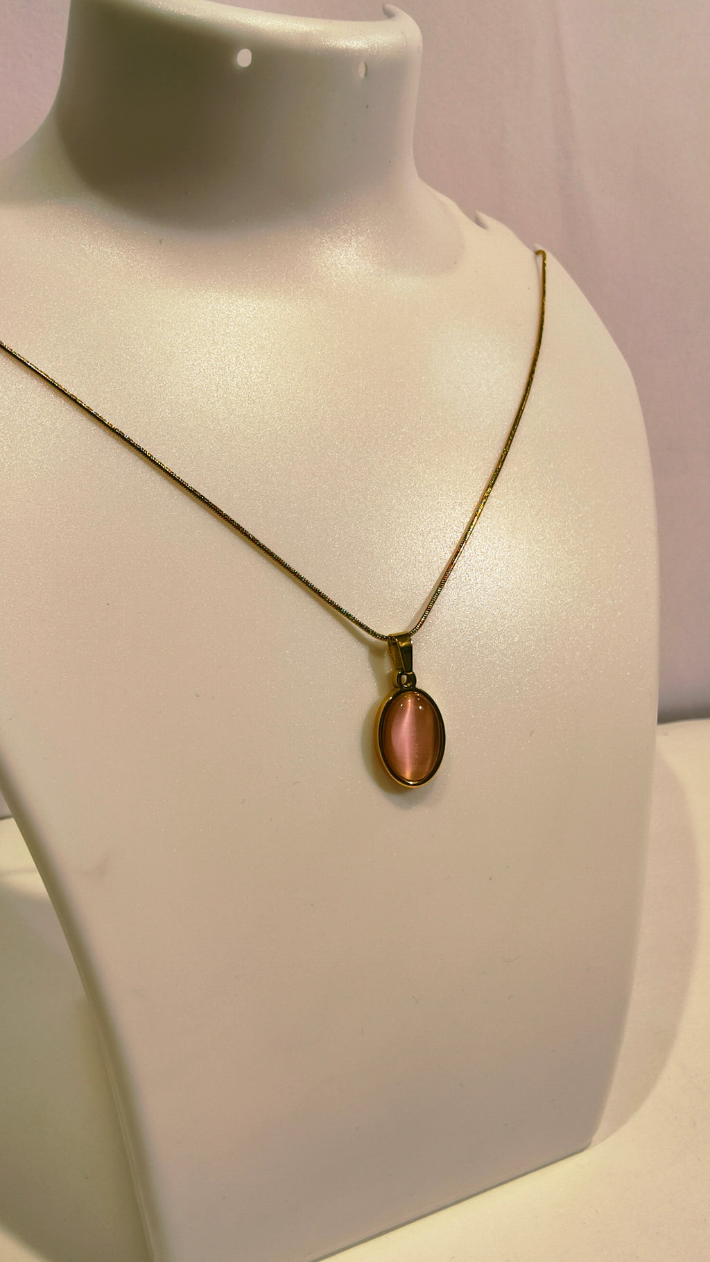 Roopsaj Pink Glow Pendant Necklace – Elegant Oval Stone in Gold Chain 🌸